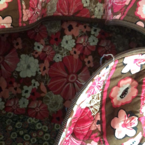 Vera Bradley? (bag has no labels) Duffel Bag - Picture 7 of 8